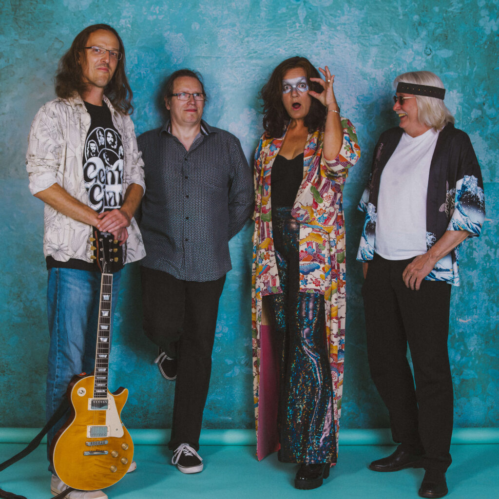 Pressefoto von Giants Dwarfs And Black Holes