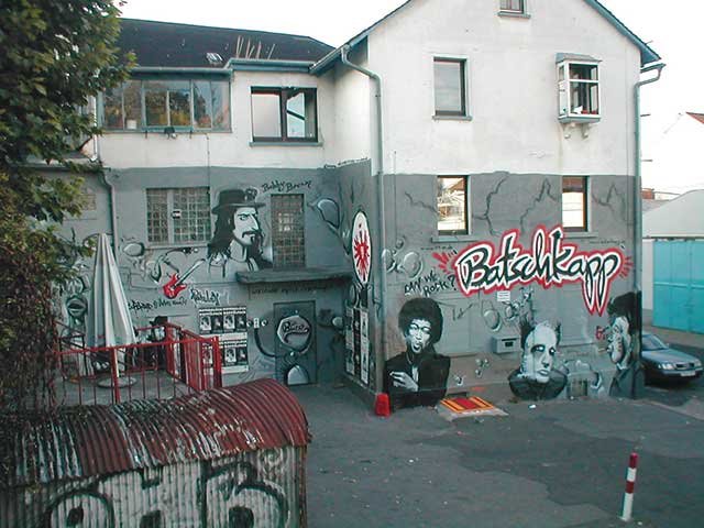 Die Rock´n´Roll Brothers – Part 7 – Im Fokus: Das Jubiläum der Batschkapp. Sie wird 50 !, mit Konzerttipps, Anekdoten und vor allem – viel Rock´n´Roll !